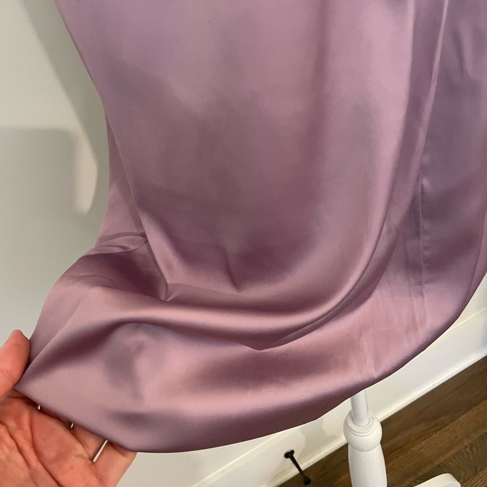 Elegant Mauve Sleeveless Top - Picture 3 of 4